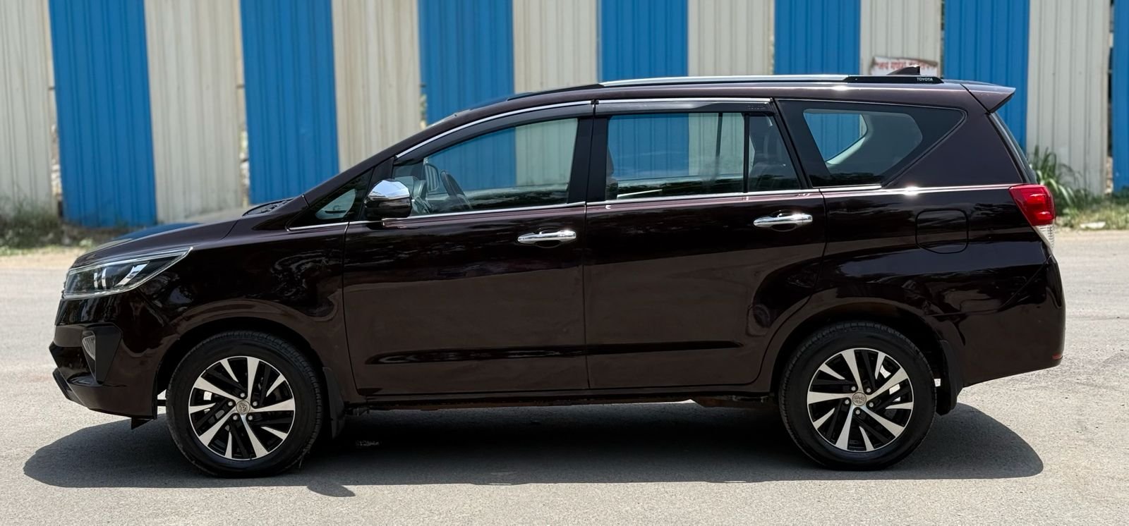 Innova Crysta Auto 2.4 Z